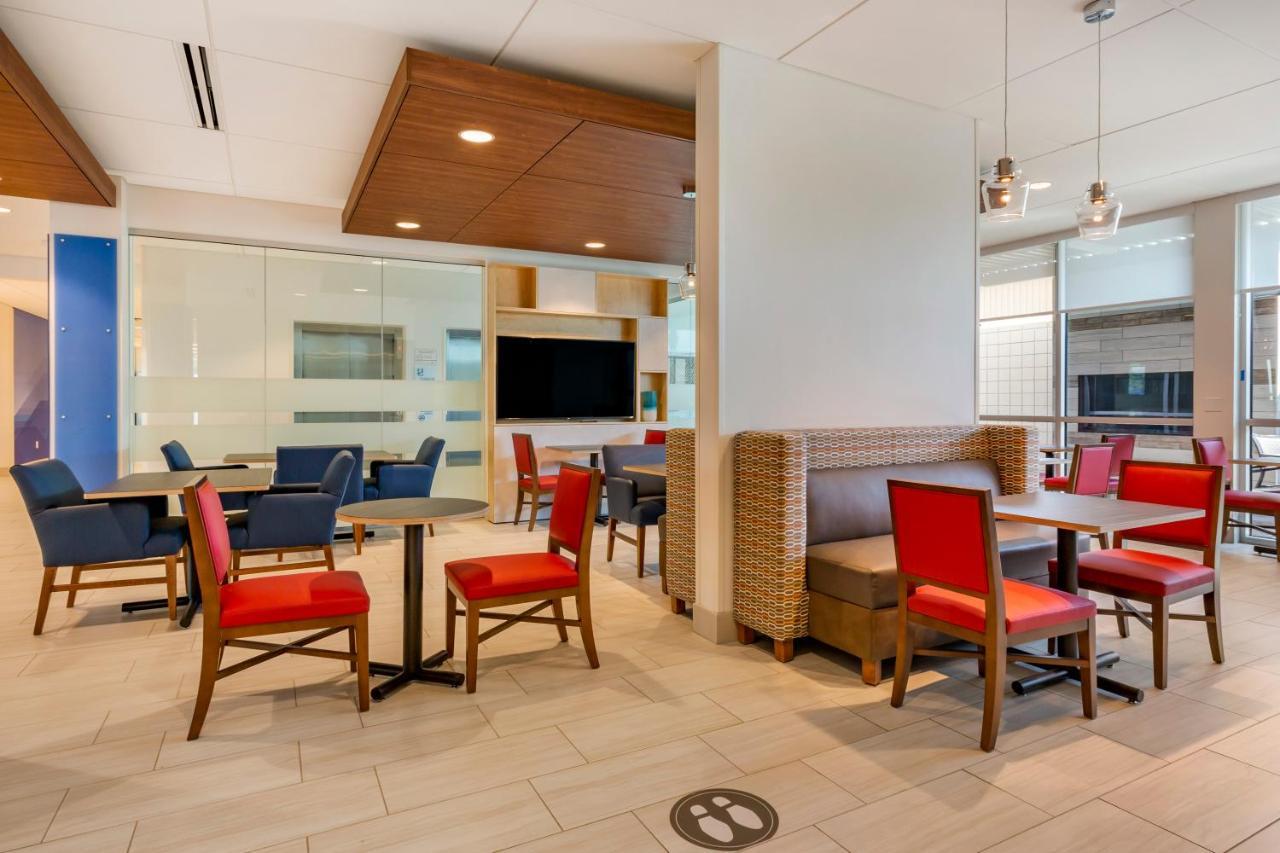 Holiday Inn Express & Suites - Phoenix Dwtn - State Capitol By Ihg Buitenkant foto